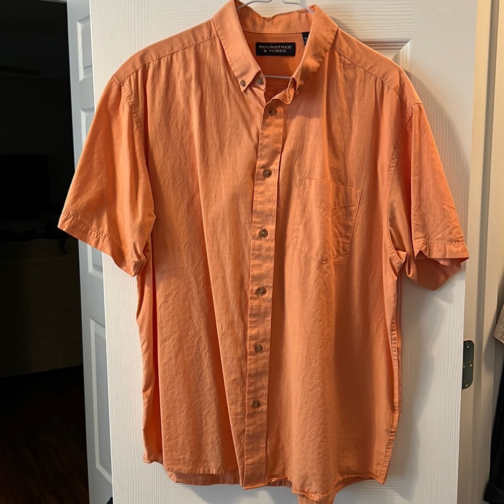Roundtree and Yorke short sleeve button down polo size L